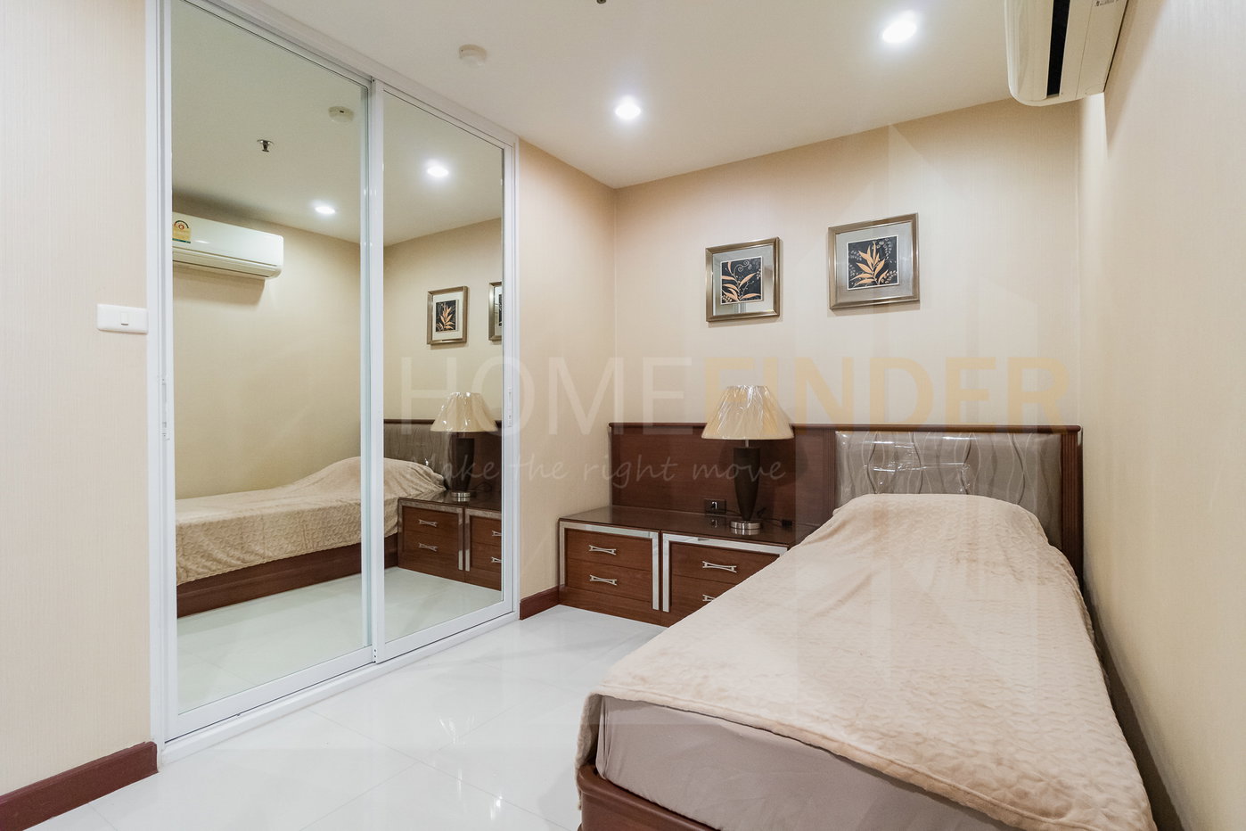 รูป Baan Suanpetch condominium 3 bedrooms, for rent - รูปที่ 2/17
