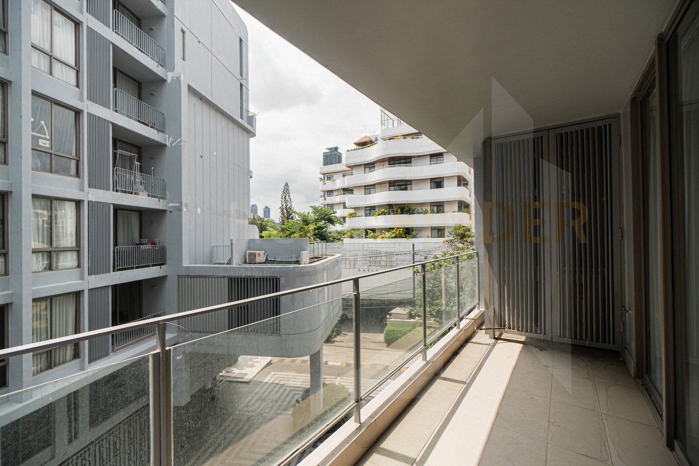 picture Downtown 49 3 bedrooms, for sale - 10/19