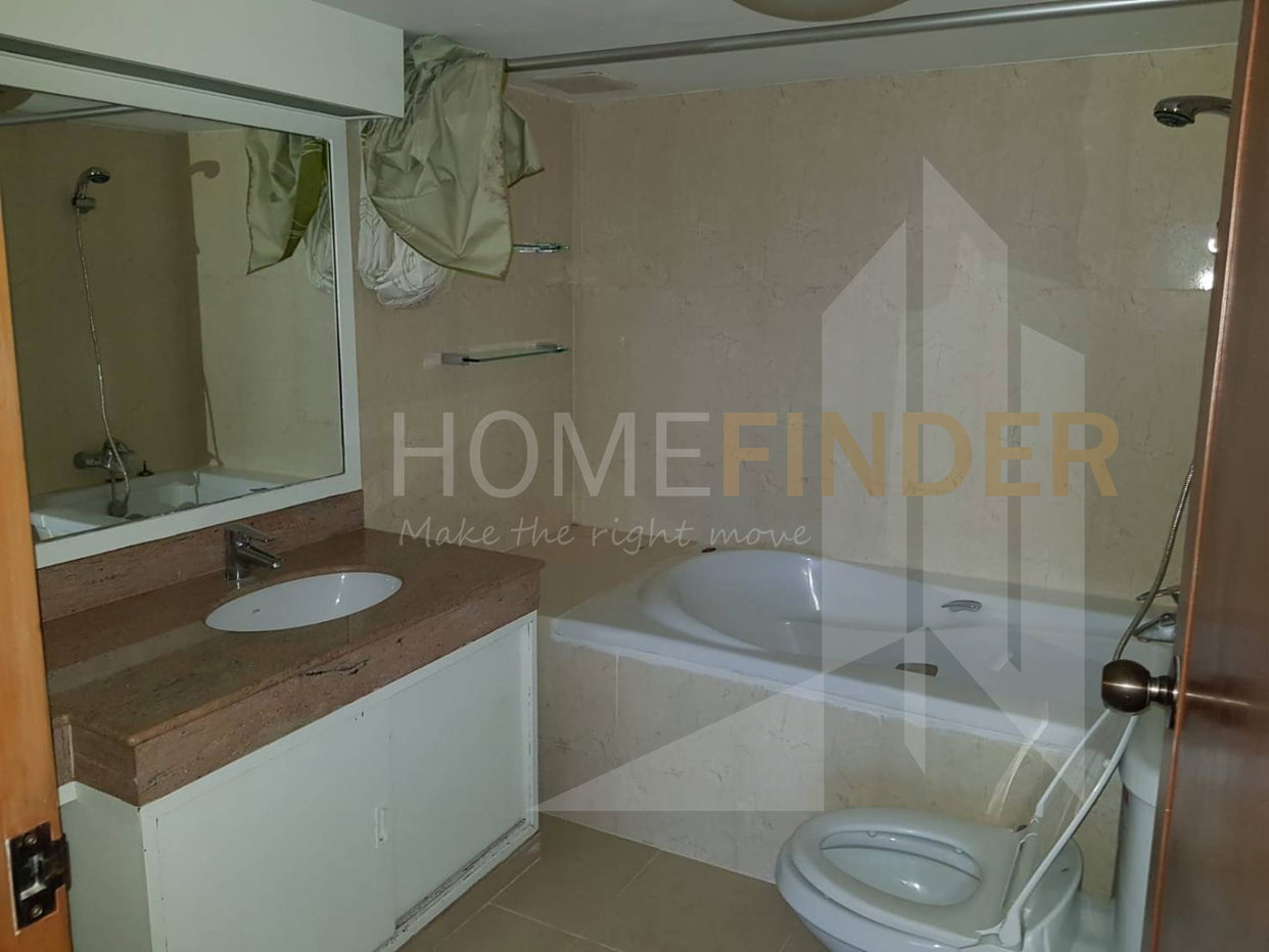 รูป Royal Castle 3 bedrooms, for sale - รูปที่ 3/6