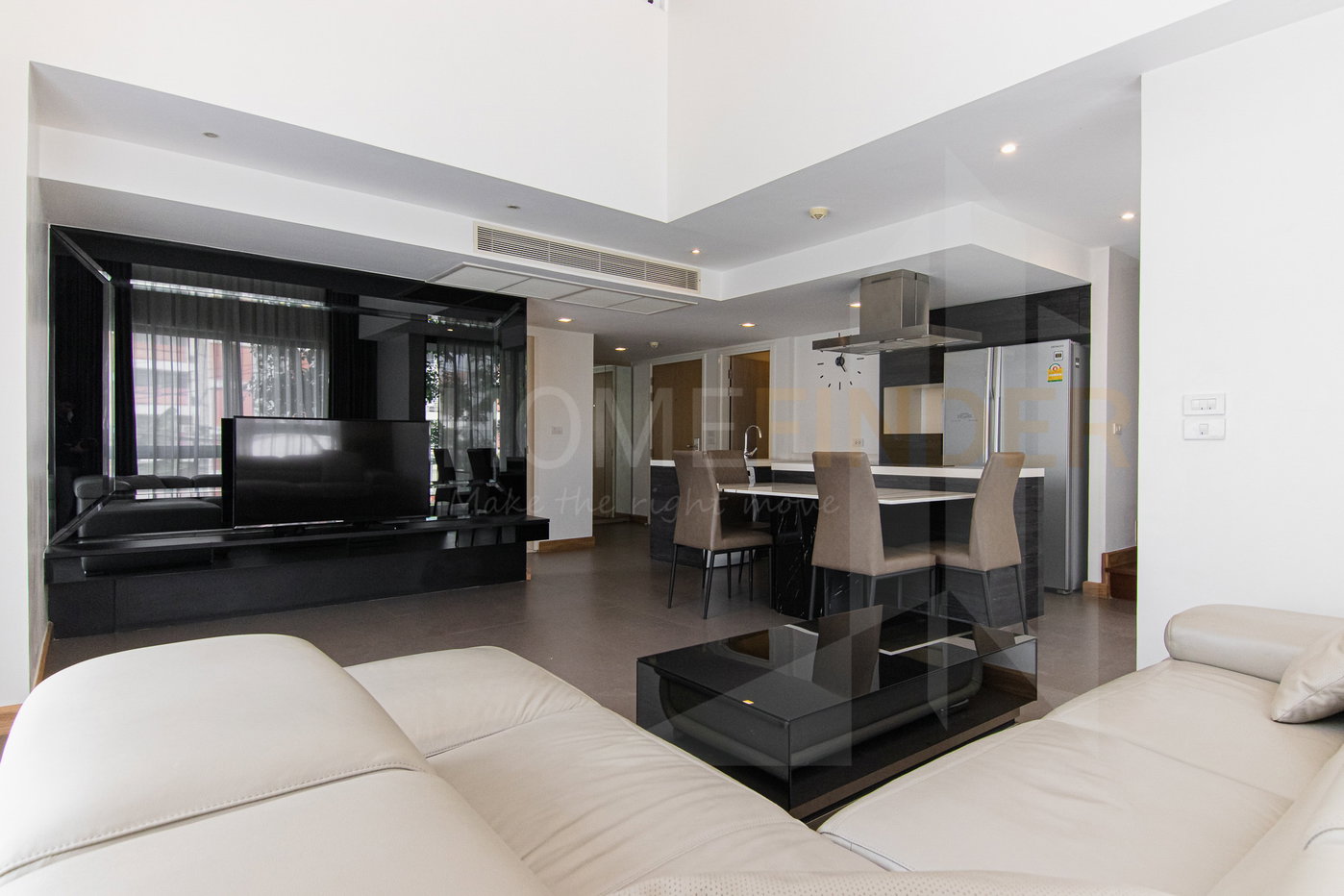 picture Downtown 49 3 bedrooms, for rent - 7/8