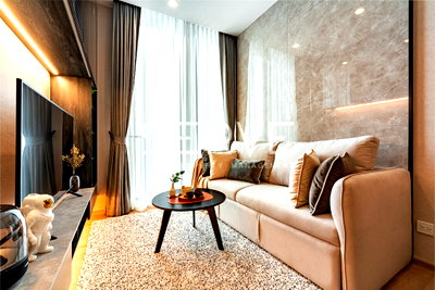 Condos for sale : 1 Bed Nice Room & Nice Location Close to BTS Asok & MRT Sukhumvit 550 m. at Noble BE19 Condo  / For Sale