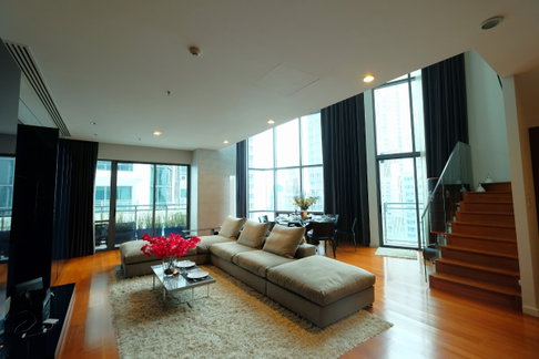 LTH9148 – Condo in Sukhumvit 24 FOR SALE 3 beds 3 baths size 189.39 sq.m. near BTS Phrom Phong Station ONLY 36.3 MB