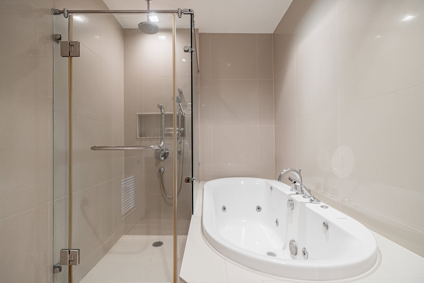 รูป Athenee Residence 2 bedrooms, for rent - รูปที่ 7/10