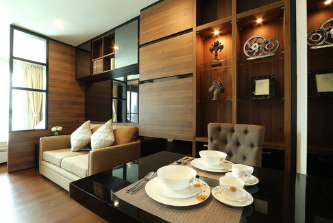 Tel. 096-789-4614 คอนโด ไอวี่ ทองหล่อ สวยและราคาดีสุดในโครงการ ขนาด 36 ตารางเมตร ชั้นสูง วิวทิศใต้หันไปทาง J Avenue เฟอร์ built in