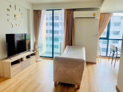 E0094 คอนโดให้เช่า JRY RAMA 9 CONDOMINIUM (เจ อาร์ วาย คอนโด พระราม 9) ห้องสวย เฟอร์ครบ มีเครื่องซักผ้า ราคาพิเศษ 
