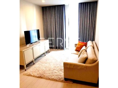 Condos for sale : 1 Bed Unit with Open View on High Fl. 20+ Perfect Location Next to BTS Phloen Chit at Noble Ploenchit Condo / For Sale