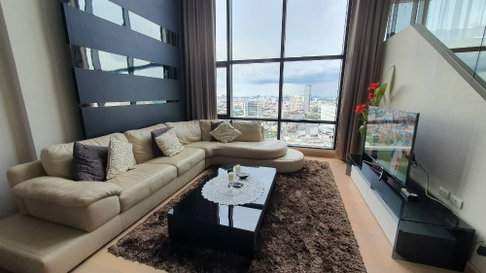 Urbano Absolute Sathon - Taksin Size 120 sq m. duplex