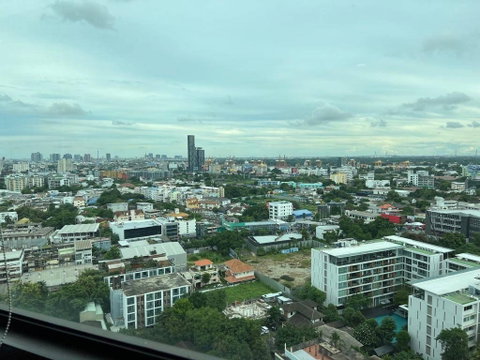 Rhythm 44/1 BTS Phakanong for rent