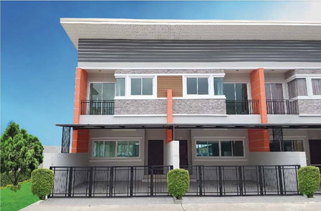 Thanakul Modern Townhome