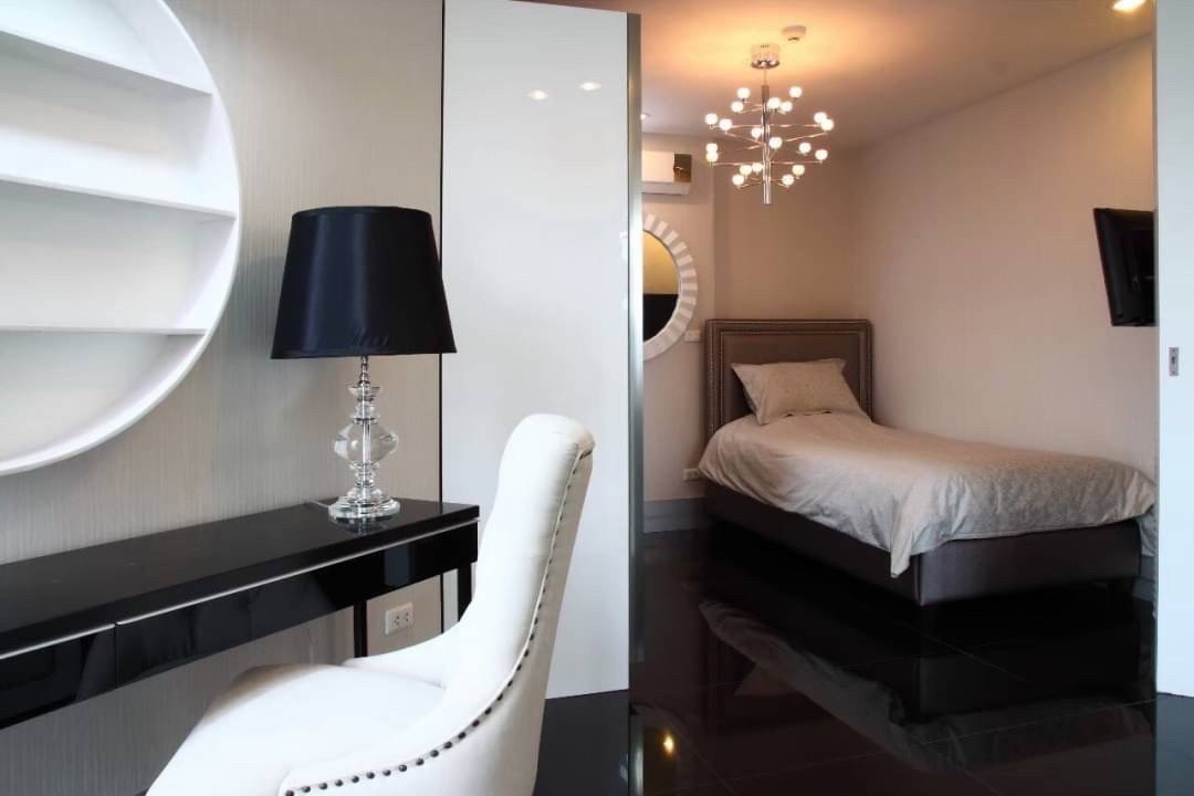 รูป Chamchuri Square Residence【𝐑𝐄𝐍𝐓】🔥ห้องตกแต่งสไตล์หรูหราแบบอิตาลี พื้นที่กว้าง พร้อมอ่างอาบน้ำ🔥 ติดต่อไลน์ไอดี: @hacondo - รูปที่ 3/9