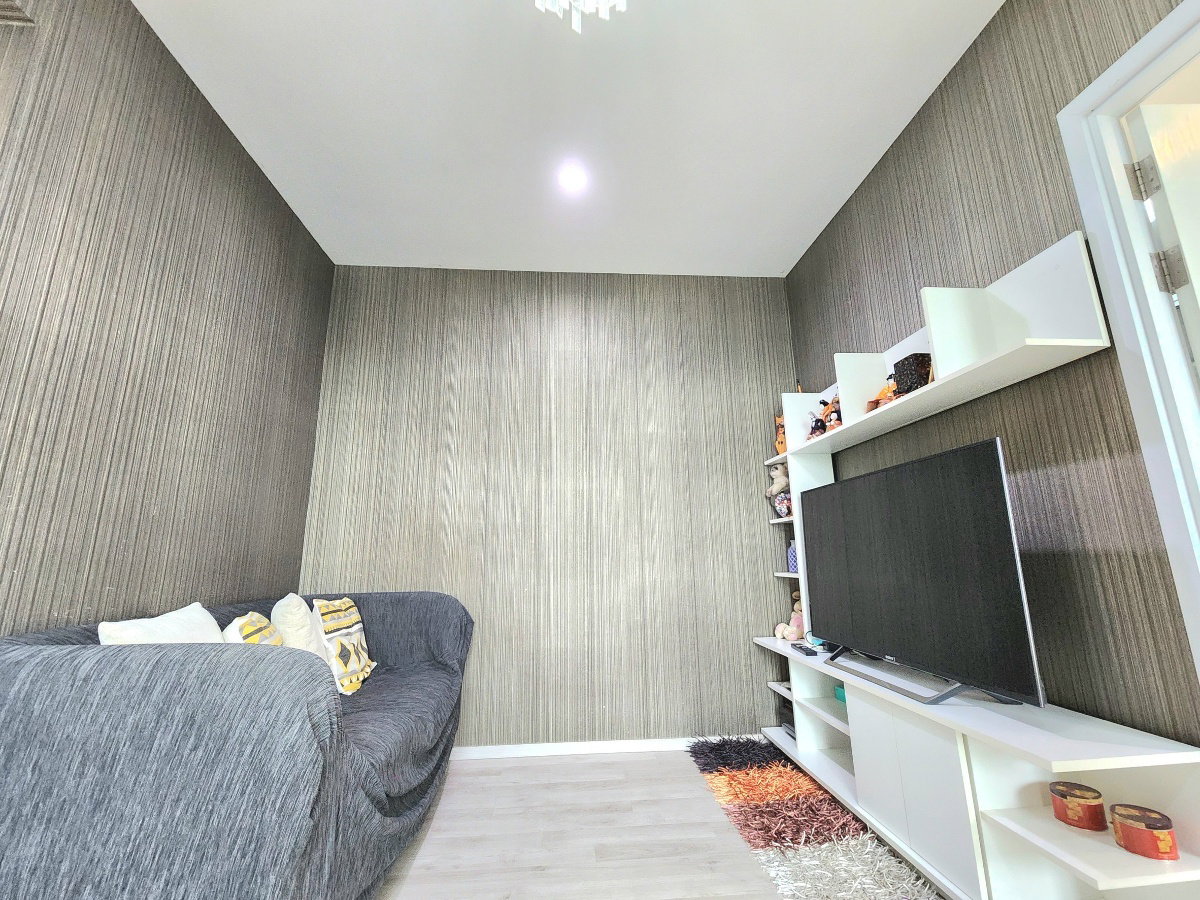 picture Available. luxurious ** For rent, Plum Condo Central Station++ has a washing machine. and bathroom glass divider++ 4 air conditioners - 17/94
