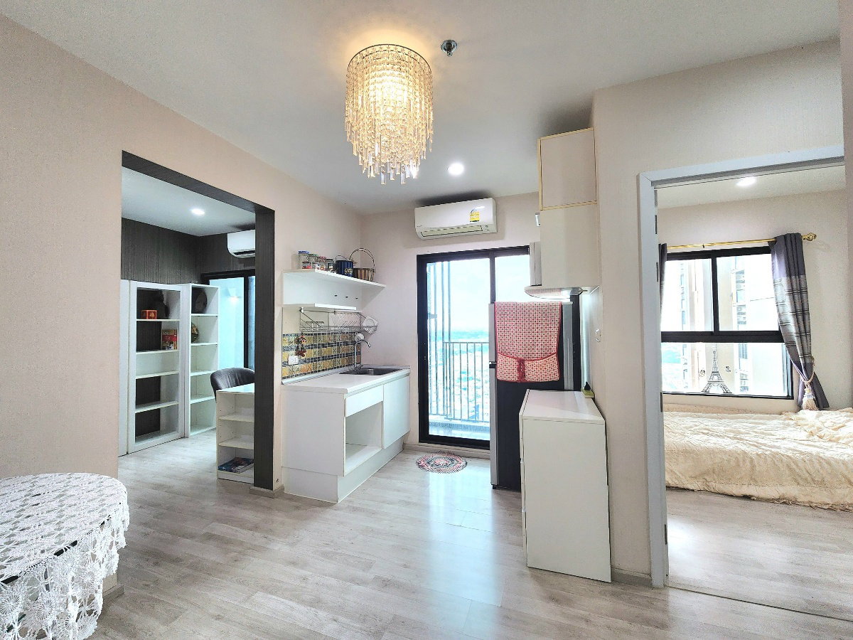 picture Available. luxurious ** For rent, Plum Condo Central Station++ has a washing machine. and bathroom glass divider++ 4 air conditioners - 14/94