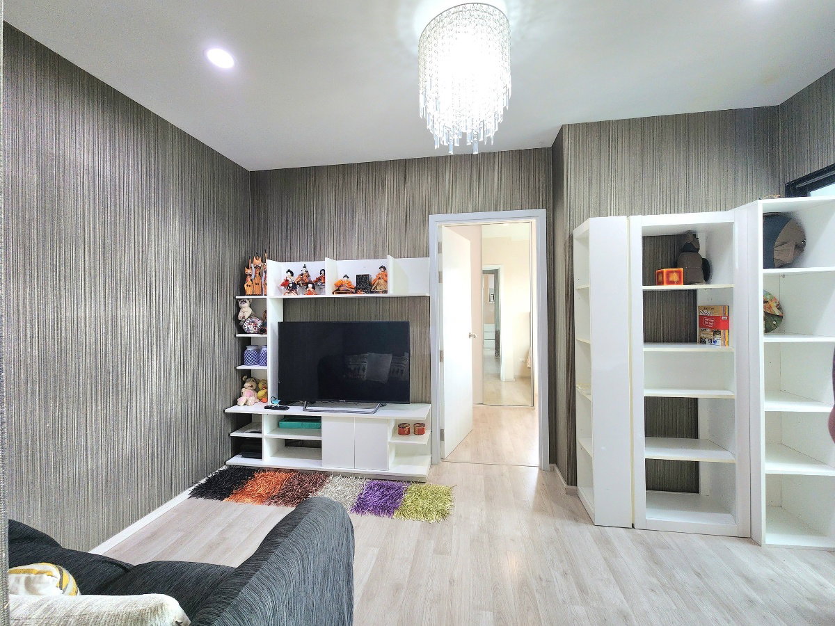 picture Available. luxurious ** For rent, Plum Condo Central Station++ has a washing machine. and bathroom glass divider++ 4 air conditioners - 44/94