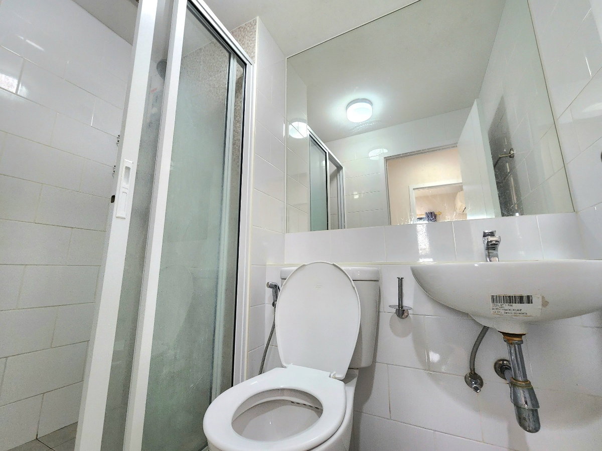 picture Available. luxurious ** For rent, Plum Condo Central Station++ has a washing machine. and bathroom glass divider++ 4 air conditioners - 27/94