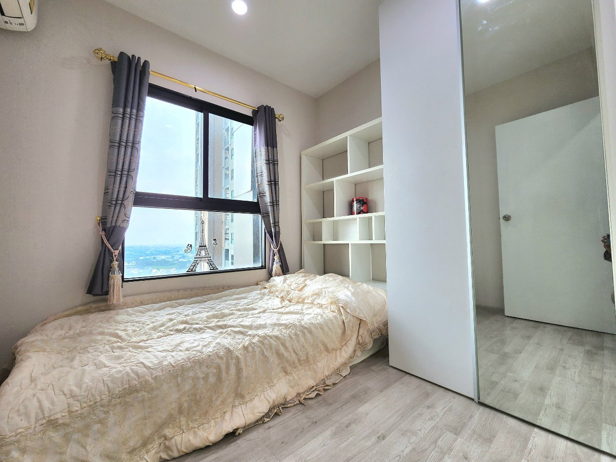 picture Available. luxurious ** For rent, Plum Condo Central Station++ has a washing machine. and bathroom glass divider++ 4 air conditioners - 24/94