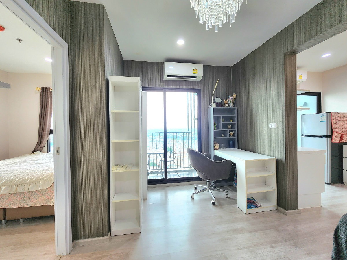 picture Available. luxurious ** For rent, Plum Condo Central Station++ has a washing machine. and bathroom glass divider++ 4 air conditioners - 29/94