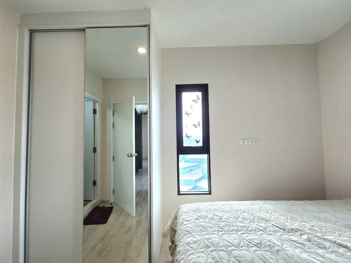 picture Available. luxurious ** For rent, Plum Condo Central Station++ has a washing machine. and bathroom glass divider++ 4 air conditioners - 38/94