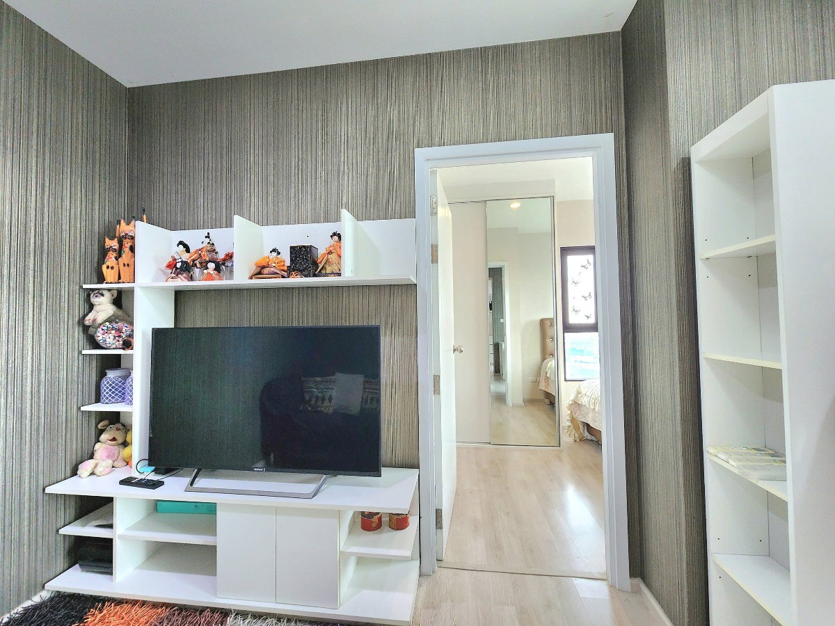 picture Available. luxurious ** For rent, Plum Condo Central Station++ has a washing machine. and bathroom glass divider++ 4 air conditioners - 15/94