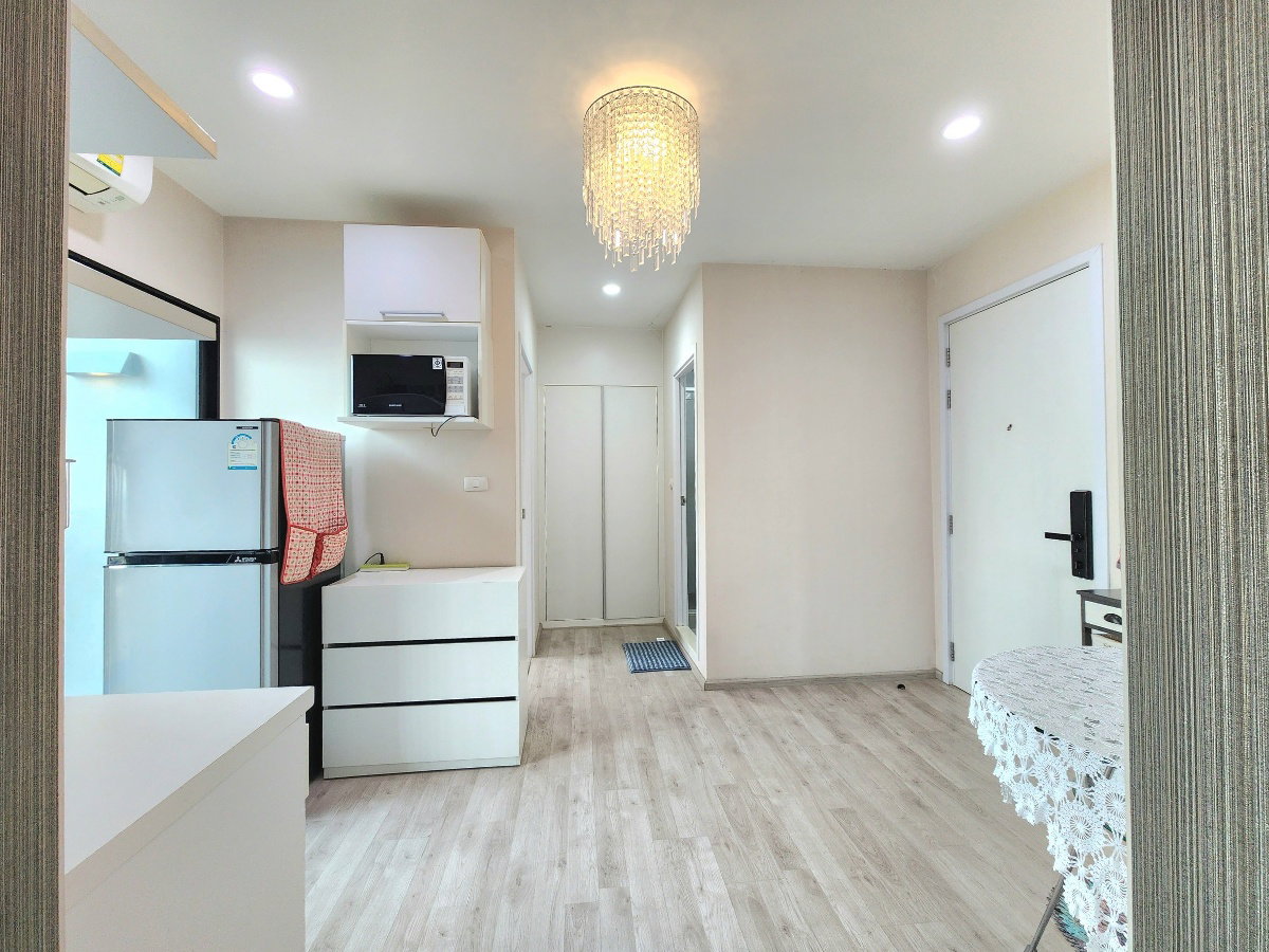 picture Available. luxurious ** For rent, Plum Condo Central Station++ has a washing machine. and bathroom glass divider++ 4 air conditioners - 36/94