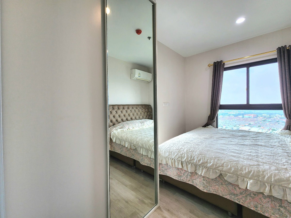 picture Available. luxurious ** For rent, Plum Condo Central Station++ has a washing machine. and bathroom glass divider++ 4 air conditioners - 39/94