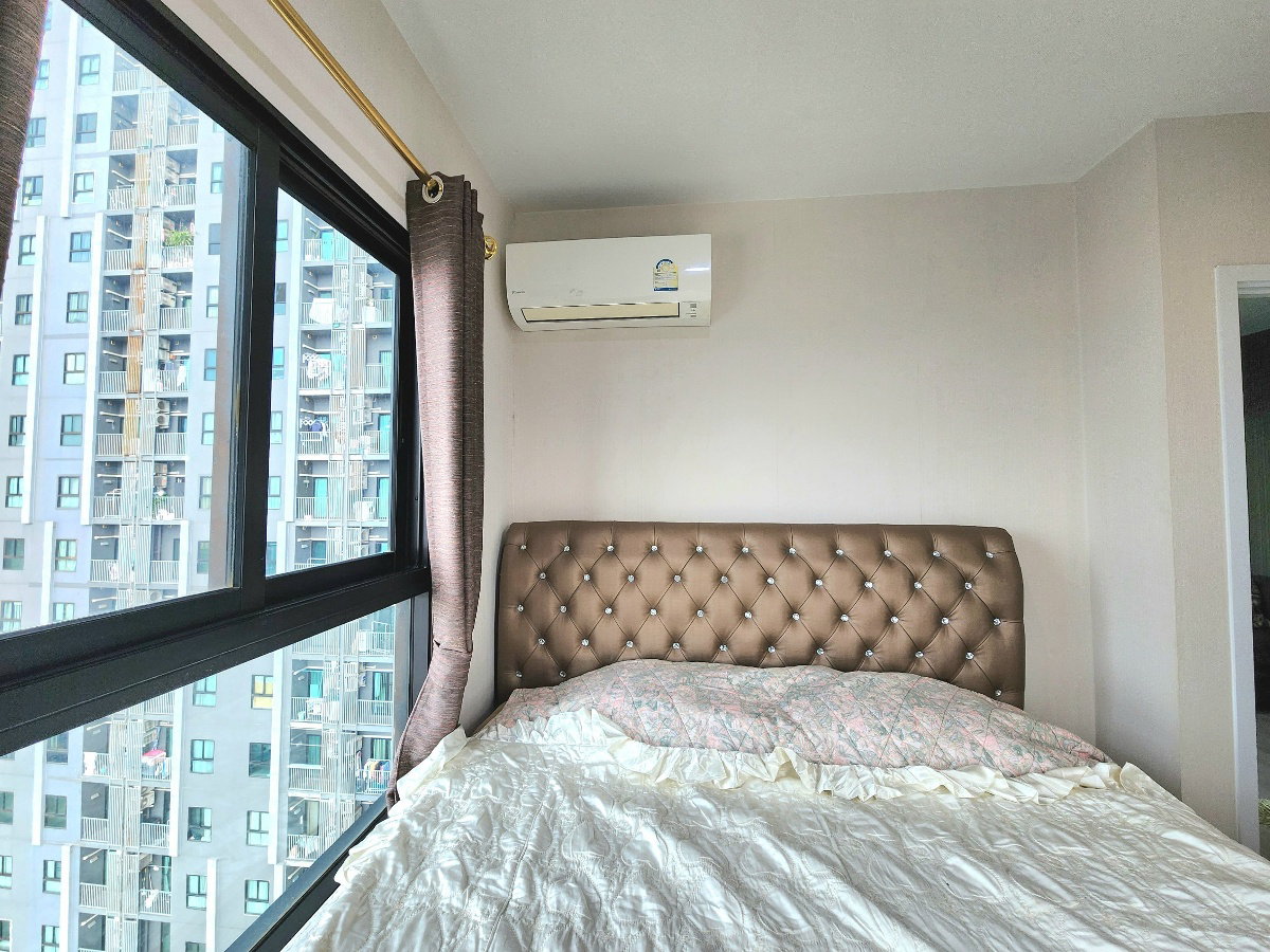 picture Available. luxurious ** For rent, Plum Condo Central Station++ has a washing machine. and bathroom glass divider++ 4 air conditioners - 41/94