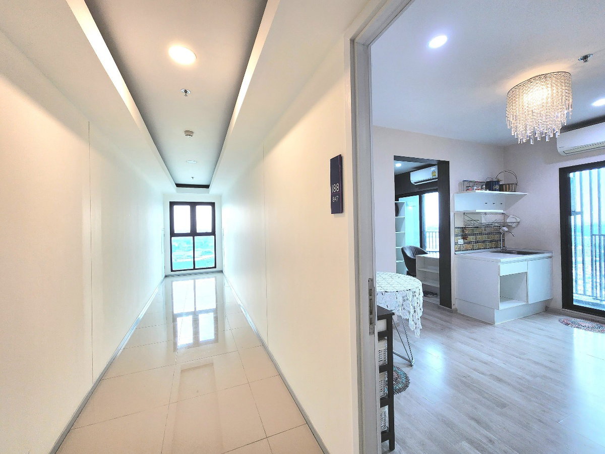 picture Available. luxurious ** For rent, Plum Condo Central Station++ has a washing machine. and bathroom glass divider++ 4 air conditioners - 13/94