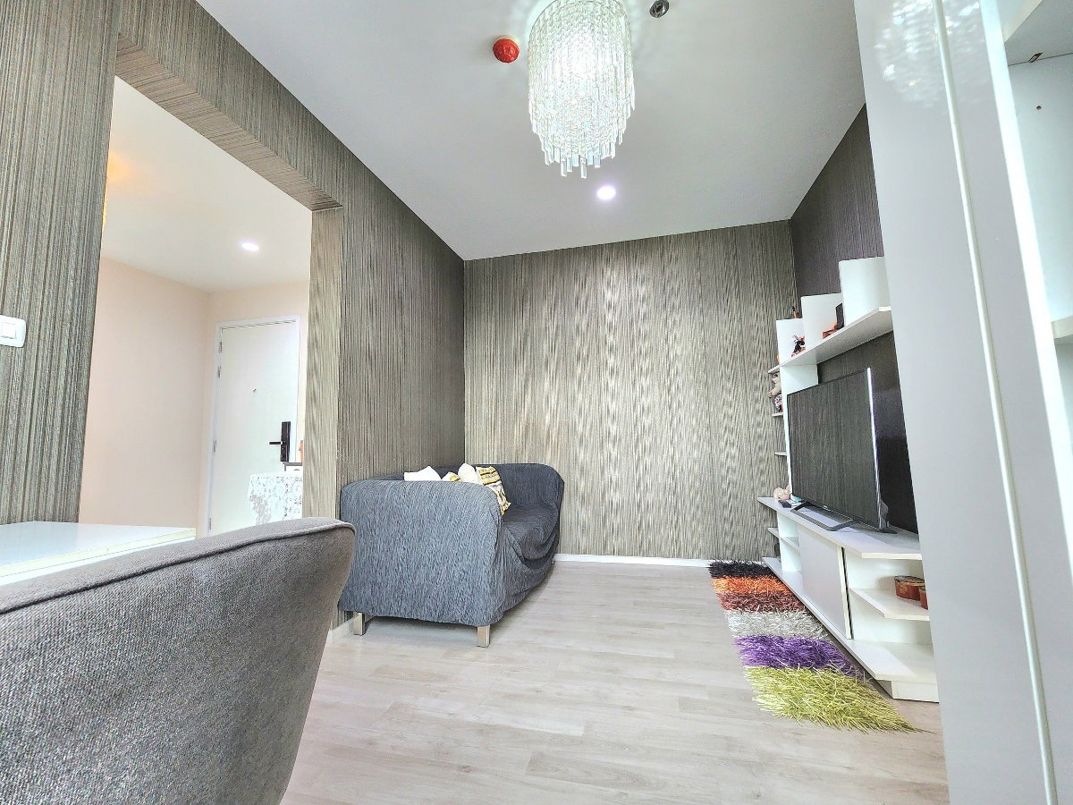 picture Available. luxurious ** For rent, Plum Condo Central Station++ has a washing machine. and bathroom glass divider++ 4 air conditioners - 8/94