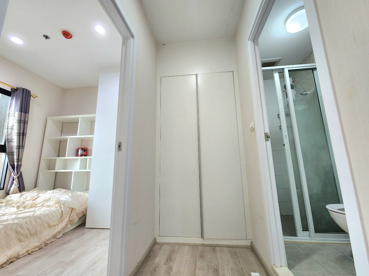 picture Available. luxurious ** For rent, Plum Condo Central Station++ has a washing machine. and bathroom glass divider++ 4 air conditioners - 35/94