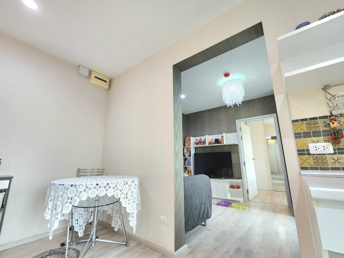 picture Available. luxurious ** For rent, Plum Condo Central Station++ has a washing machine. and bathroom glass divider++ 4 air conditioners - 21/94