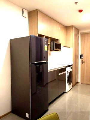 Condos for rent : Q Chidlom 35 sq.m. Eng 中 日 Please add LINE ID @806qphgn o8415o5483