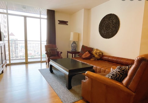 for rent Urbana Sathon. 1bed 70sqm. Line id: @pfagent