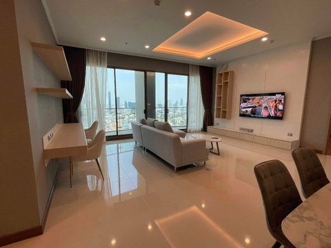 LTH9642 – Supalai Oriental Sukhumvit 39 FOR RENT size 145 Sq. m. 3 beds 3 baths near BTS Phrom Phong Station ONLY 120K/Month
