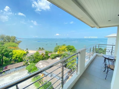 Condo for sale in Sriracha, Golden Coast, Building 2, sea view, corner room.