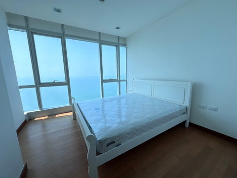 For sale Condo the palm wongamat beach front pattaya (S03-1631)