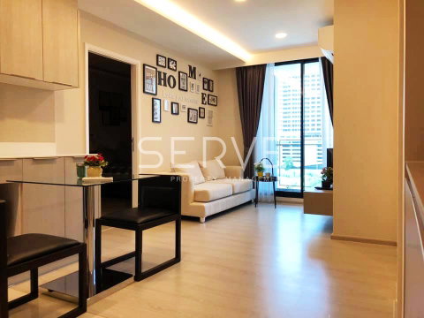 Cozy & Homey Style 2 Beds with Bathtub Good Location Shuttle Bus to BTS Thong Lo 850 m. at Vtara Sukhumvit 36 Condo / For Rent