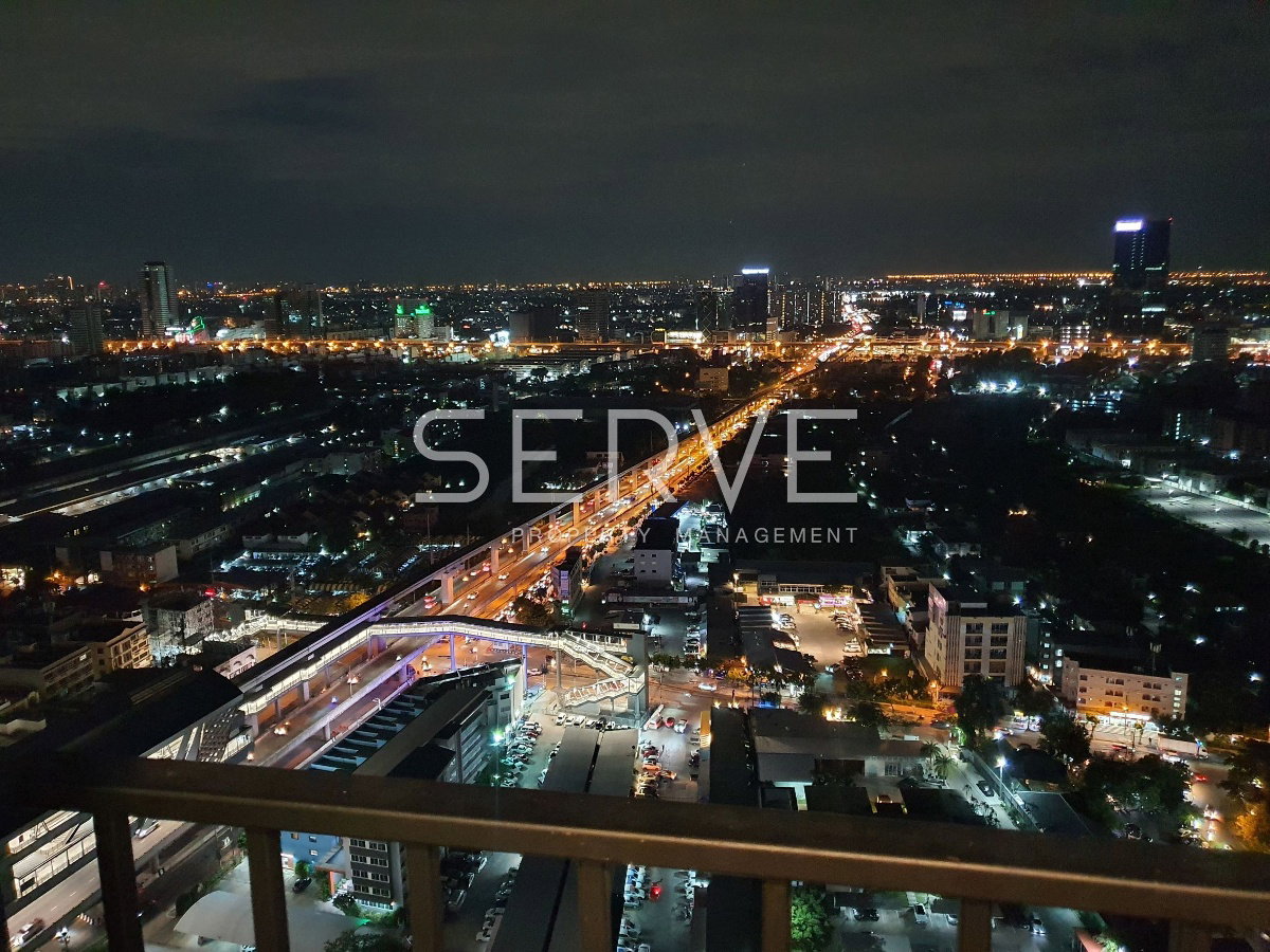 รูป ห้อง2นอน วิวเมืองแบบเต็มตา เฟอร์แน่นมาก ทำเลดีสุด ย่านศรีนครินทร์ @ Nue Noble Srinakarin Lasalle - รูปที่ 4/8