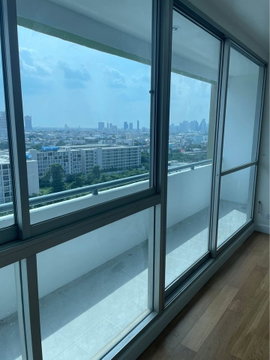 P-133407 Condo for sale Sathorn Bridge Tower fully furnished.