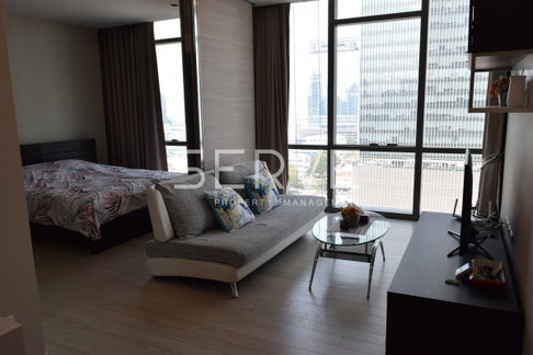 ห้องไซส์ใหญ่ วิวดีจริง โลเคชั่นดี เดินทางง่ายสุด ใกล้แหล่งออฟฟิส และ มศว. @ The Room Sukhumvit 21 