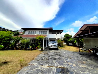 ที่ดิน วิทยาลัยเซาธ์อีสท์บางกอก : (b811) ขายที่ดินแปลงสวย ฮวงจุ้ยดี ทิศธาตุทอง พร้อมสิ่งปลูกสร้าง บ้านอดีตท่านผู้ว่าราชการจังหวัด  📲📢สอบถาม ld line @condoboy