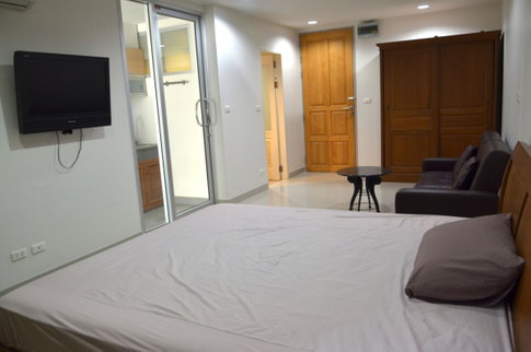 [ขายด่วน ราคาดี! P-87591] เดอะ สเตชั่น สาทร-บางรัก ใกล้ BTS สะพานตากสิน เขตสาทร 085-592-2897 Line: @easythaihome