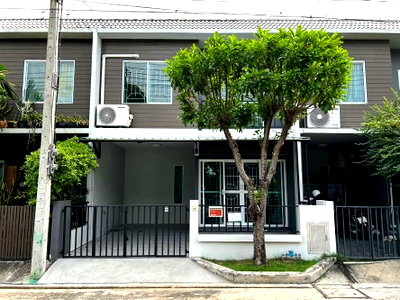 Townhouses for sale : 2-story townhome for sale, Areeya The Colors Phase 3, newly decorated, very beautiful, ready to move in