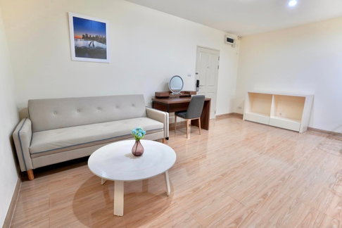 MB3358 Sym Vibha-Ladprao Beautiful room, complete with electrical appliances-furniture, convenient transportation, ready to move in.