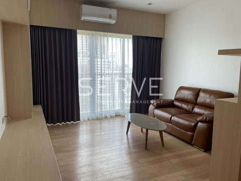 Corner Room 1 Bed with Bathtub East Side High Fl. 15+ Good Location BTS Phrom Phong 200 m. at Noble Refine Condo / For Sale
