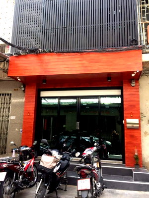 Shophouses for sale Nimibutr Stadium :  Commercial building for sale, 4-storey commercial building, Chalerm Khet 2 Road, Phlapphlachai, Thepsirin Temple 