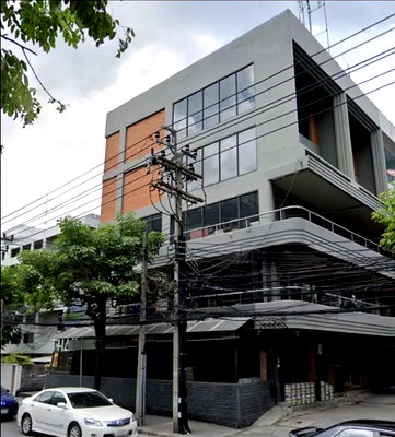 อาคารพาณิชย์ กรุงเทพมหานคร :  Park Avenue ตึกติดถนนเอกมัย มีที่จอดรถกว่า 50 คัน ขนาด 47 ตารางวา 5 ชั้น