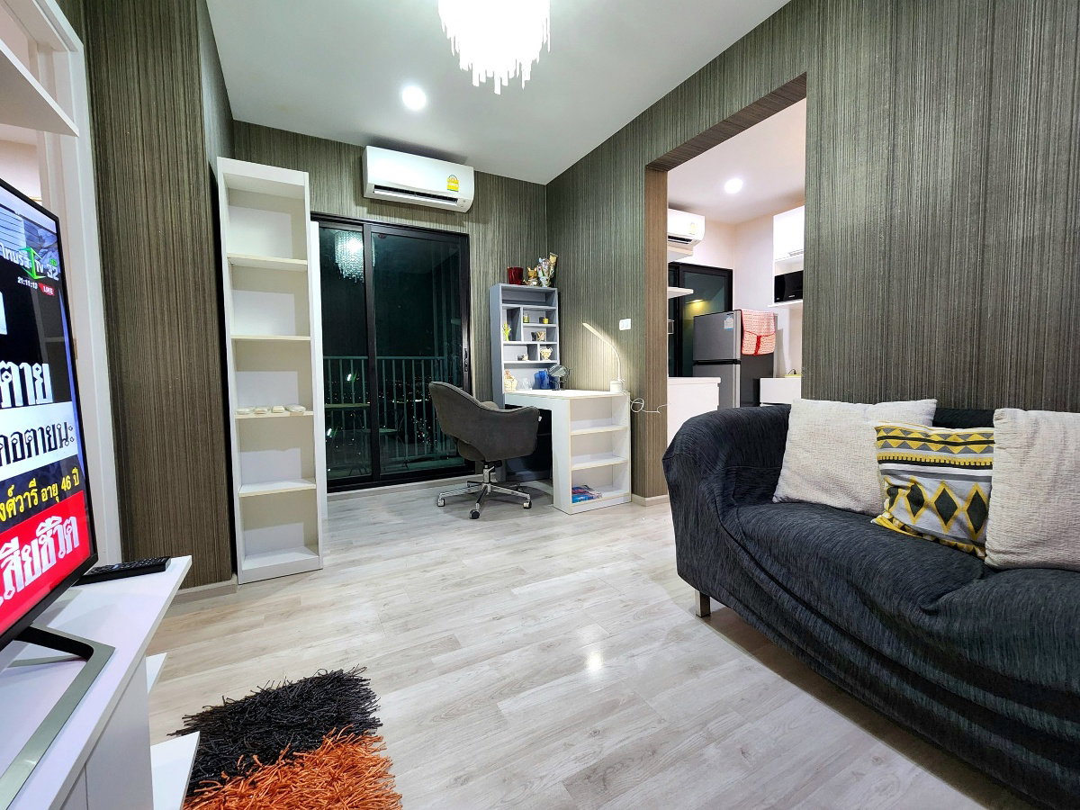picture Available. luxurious ** For rent, Plum Condo Central Station++ has a washing machine. and bathroom glass divider++ 4 air conditioners - 53/94