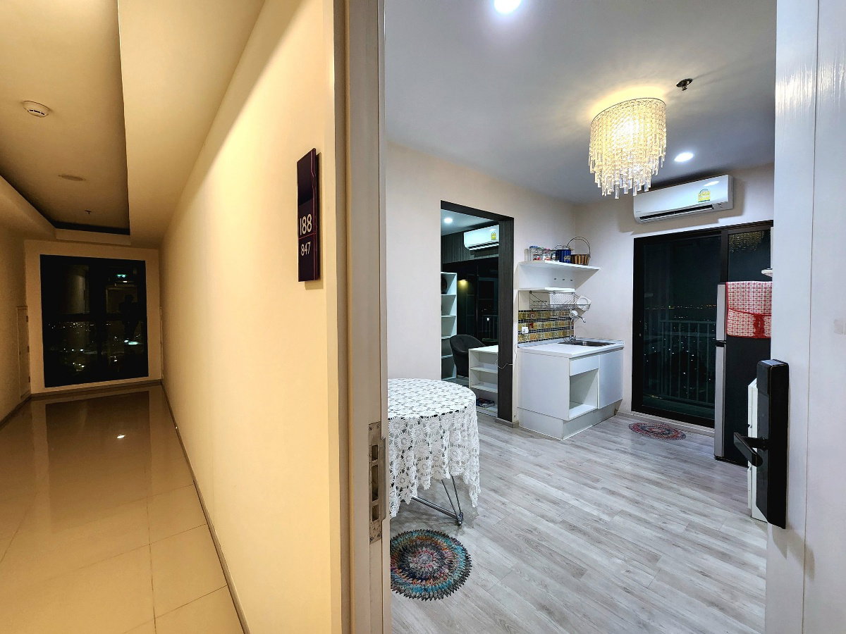 picture Available. luxurious ** For rent, Plum Condo Central Station++ has a washing machine. and bathroom glass divider++ 4 air conditioners - 47/94