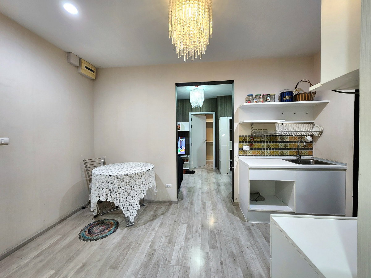 picture Available. luxurious ** For rent, Plum Condo Central Station++ has a washing machine. and bathroom glass divider++ 4 air conditioners - 57/94