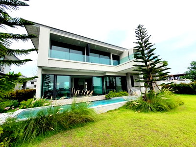 Houses for sale : FOR SALE  HOUSE PROPERTY  40000000 BAHT.