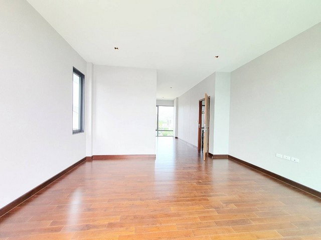 picture FOR SALE  HOUSE PROPERTY  40000000 BAHT. - 11/37